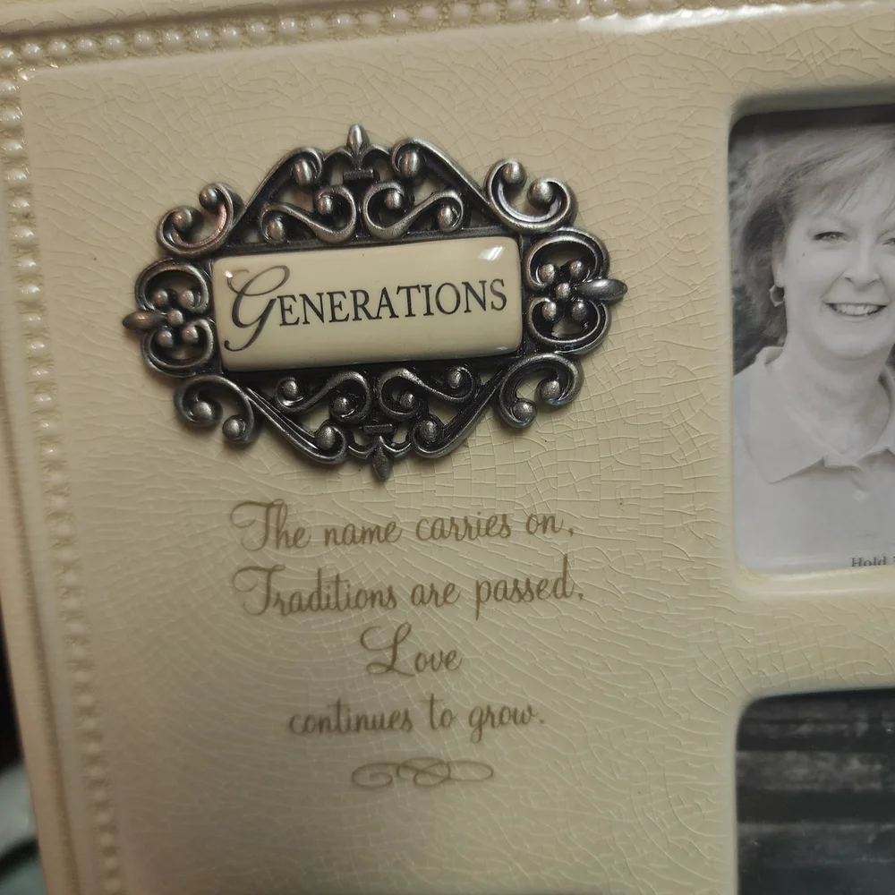 Cream Photo Frame - Picture 3 of 11